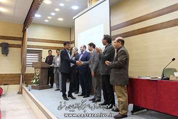 گزارش تصویری اهدا لوح تبریک به اساتید دامپزشکی دانشگاه های استان