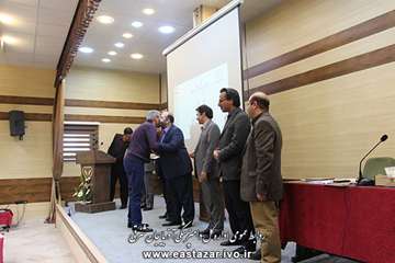 گزارش تصویری اهدا لوح تبریک به اساتید دامپزشکی دانشگاه های استان