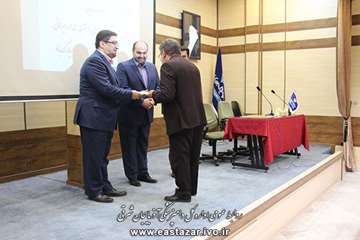 گزارش تصویری مراسم تجلیل از کارشناسان و مسئولین آزمایشگاه های اداره کل دامپزشکی استان (1)