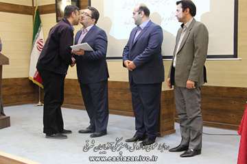 گزارش تصویری مراسم تجلیل از کارشناسان و مسئولین آزمایشگاه های اداره کل دامپزشکی استان (2)