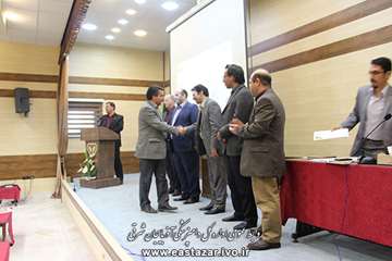 گزارش تصویری اهدا لوح تبریک به اساتید دامپزشکی دانشگاه های استان