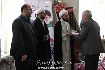 بمناسبت ایام ا... دهه فجر انجام واکسیناسیون، سمپاشی اماکن دامی و ویزیت رایگان دام های روستایی در روس