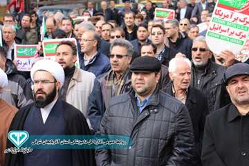 گزارش تصویری حضور مدیرکل و کارکنان اداره کل دامپزشکی استان آذربایجان شرقی در راهپیمایی با شکوه یوم ا