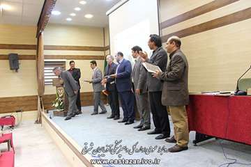 گزارش تصویری اهدا لوح تبریک به اساتید دامپزشکی دانشگاه های استان