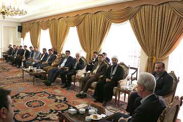 دیدار مدیر کل و مسئولین اداره کل دامپزشکی استان با استاندار آذربایجان شرقی
