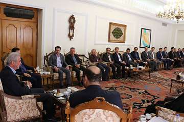 دیدار مدیر کل و مسئولین اداره کل دامپزشکی استان با استاندار آذربایجان شرقی