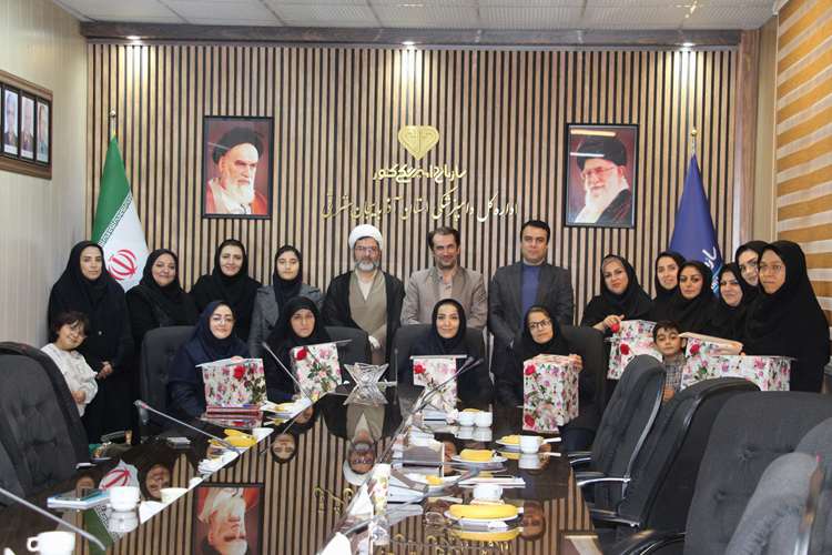 برگزاری مراسم تجلیل از بانوان اداره‌کل دامپزشکی آذربایجان‌شرقی به مناسبت ولادت حضرت زهرا(س) 