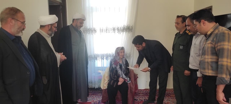 تجلیل از مقام والای شهدا در دیدار با خانواده شهید حسین پیرزاد در شهرستان مرند