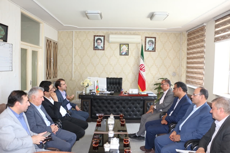 بررسی مسائل بهداشتی و مشکلات میدان دواب بناب در دیدار مدیرکل دامپزشکی استان با فرماندار شهرستان بناب