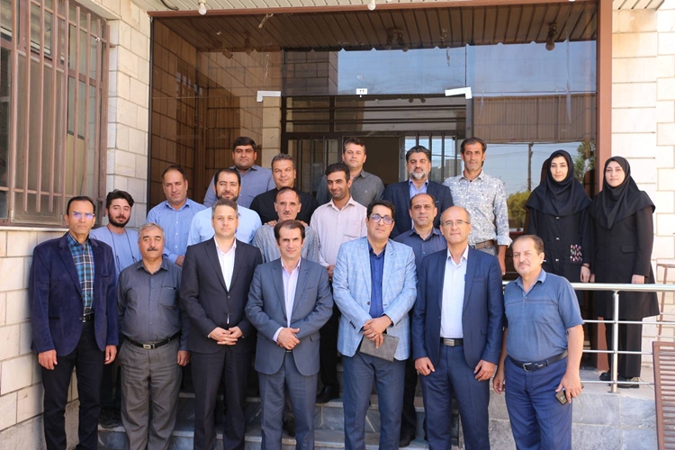 حضور مهدی حامی مدیر کل دامپزشکی استان و هیات همراه در اداره دامپزشکی شهرستان ویژه مراغه و دیدار و گفتگو با همکاران این اداره